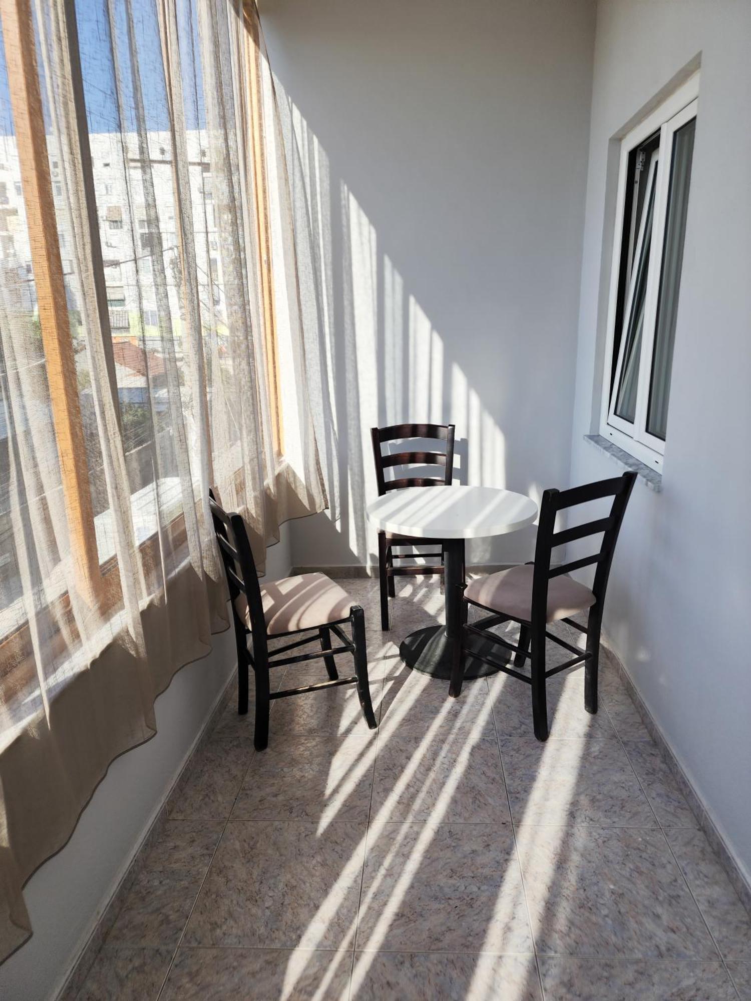 Sweet 3 * Tirana